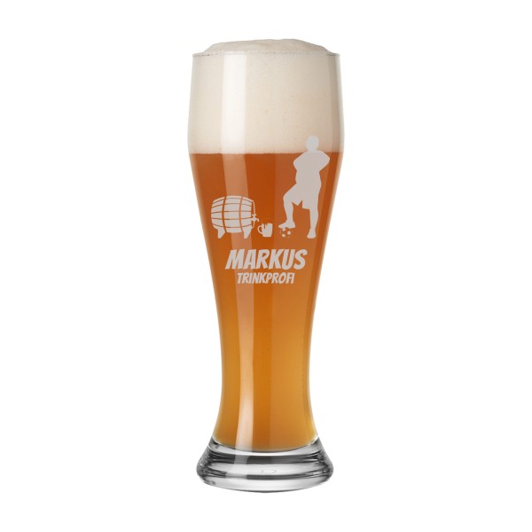 Weizenbierglas 0,5l mit Gravur & Fußballmotiv - Spieler mit Bierfass